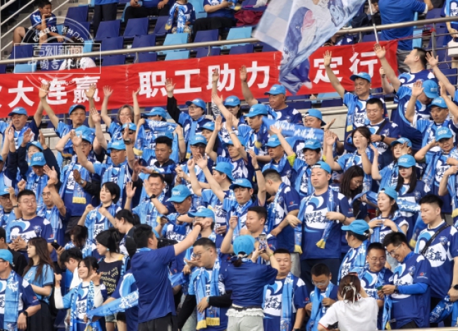 大连球迷助威0531.jpg 大连球迷助威0531.jpg